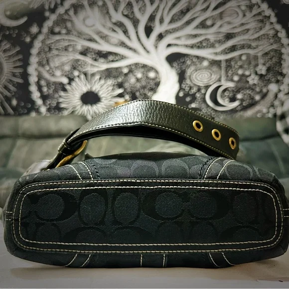 Vintage Coach soho Black Shoulder Bag with Cherry Charm 2006 - Picture 10 of 17